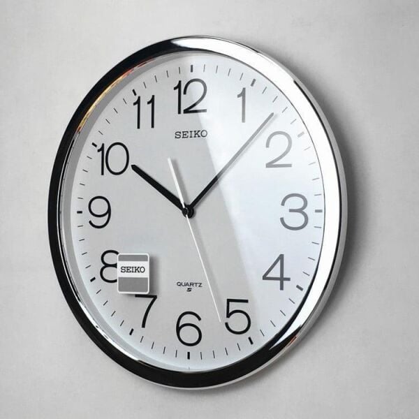 Seiko QXA041S Plastik Kasa Metalik Renkli 40 cm Çaplı Modern Quartz Mekanizmalı Duvar Saati