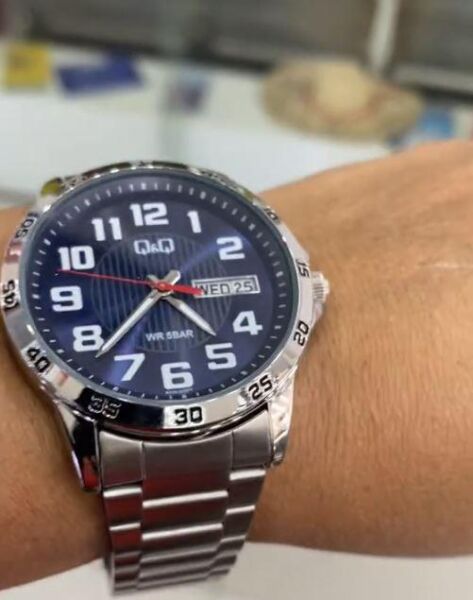 Q&Q A37A-003PY Takvimli 5 Bar Su Geçirmez Erkek Kol Saati