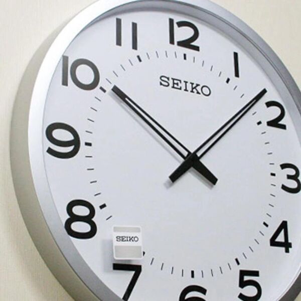 Seiko QXA563K Plastik Kasa Gri Renkli 50.8 cm Çaplı Geniş Kadranlı Modern Sessiz Saniye Mekanizmalı Duvar Saati