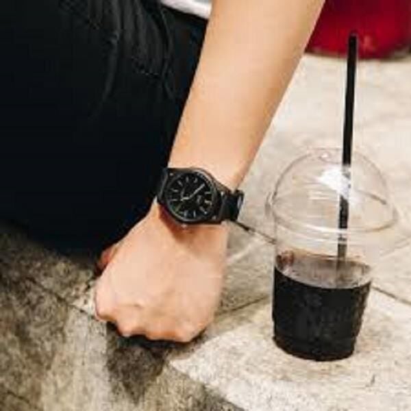 Q&Q VS12J005Y Silikon 10 Bar Su Geçirmez Genç Kol Saati