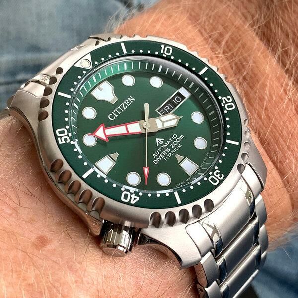 Citizen NY0100-50XE Erkek Kol Saati