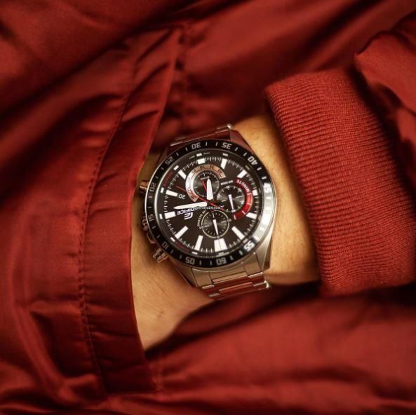 Casio Edıfıce EFV-620D-1A4VUDF Erkek Kol Saati