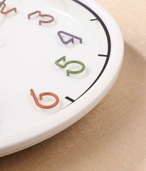 Seiko QXA447H 3D Rakamlı Sessiz Akar Analog Duvar Saati