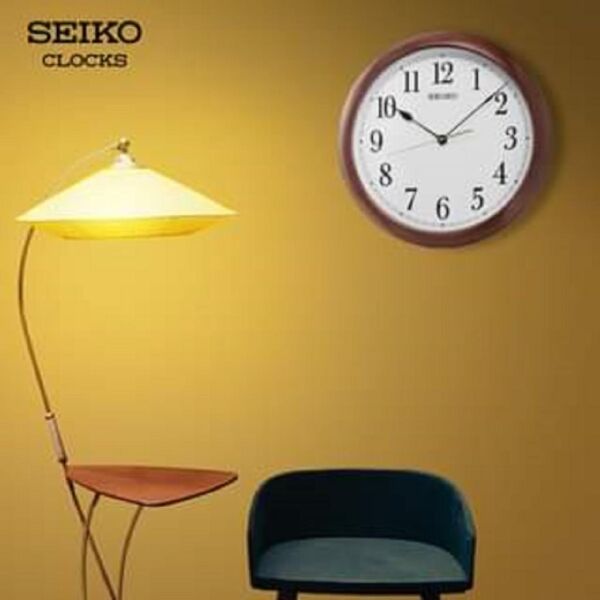 Seiko QXA598B Plastik Kasa Kahverengi Renkli 41 cm Çaplı Modern Dekoratif Sessiz Saniye Mekanizmalı Duvar Saati