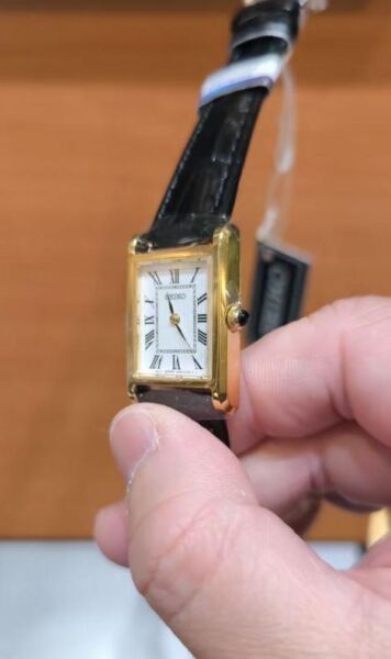 Seiko SWR108P1 Safir Cam 5 atm Kadın Kol Saati