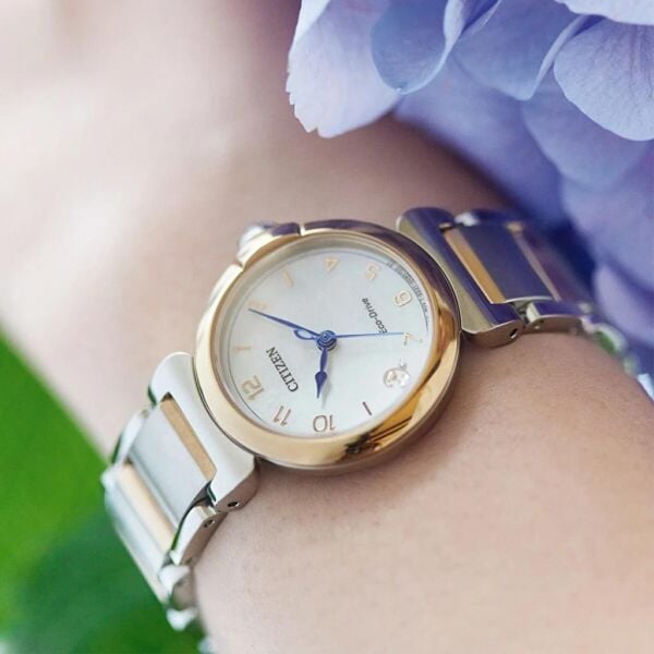 Citizen EM1136-87D Kadın Kol Saati