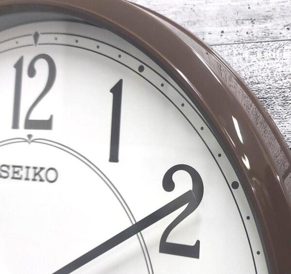 Seiko QXA756B Plastik Kasa Dekoratif Analog Duvar Saati