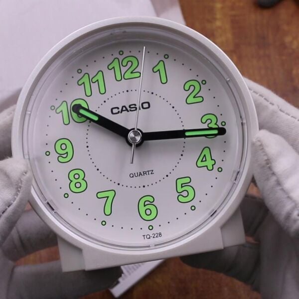 Casio TQ-228-7DF Beyaz Beep Alarmlı Fosforlu Masa Saati