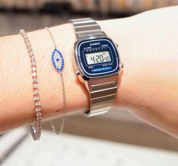 Casio LA670WA-2DF Kadın Kol Saati