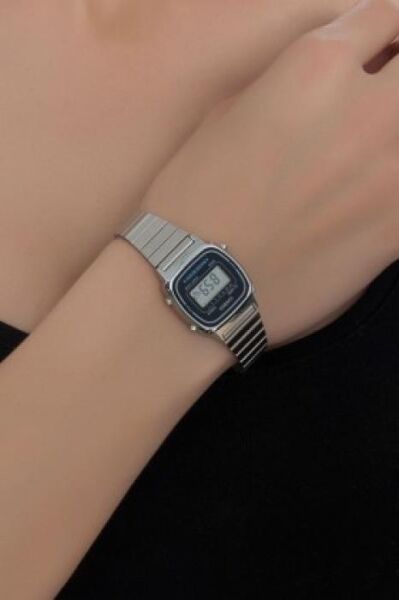 Casio LA670WA-2DF Kadın Kol Saati