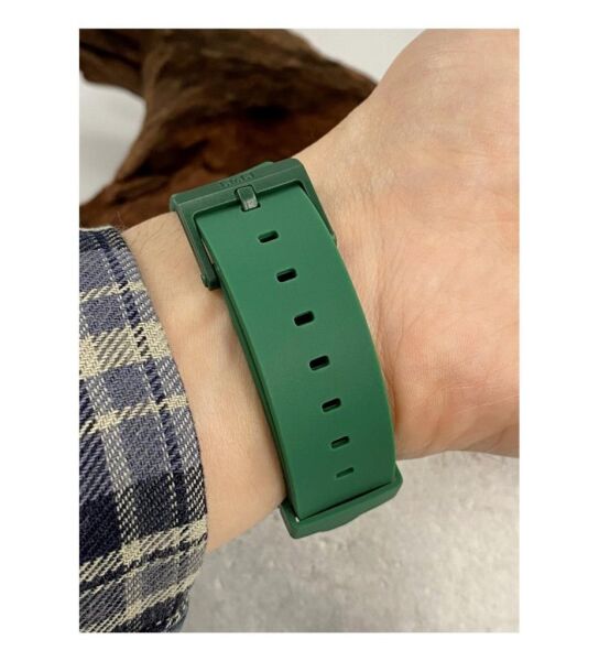 Q&Q A212J013Y Yeşil Renk Silikon 10 Atm Genç Kol Saati