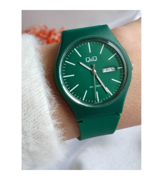 Q&Q A212J013Y Yeşil Renk Silikon 10 Atm Genç Kol Saati