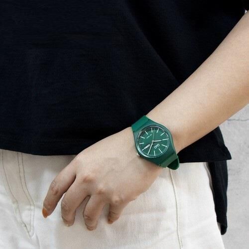Q&Q A212J013Y Yeşil Renk Silikon 10 Atm Genç Kol Saati
