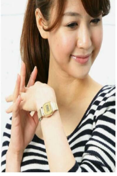 Casio LA670WGA-9DF Kadın Kol Saati