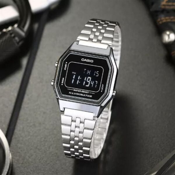 Casio LA680WA-1BDF Kadın Kol Saati