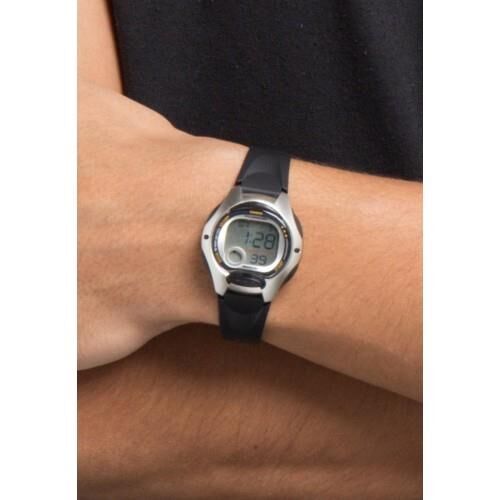 Casio LW-200-1AVDF Kadın Kol Saati