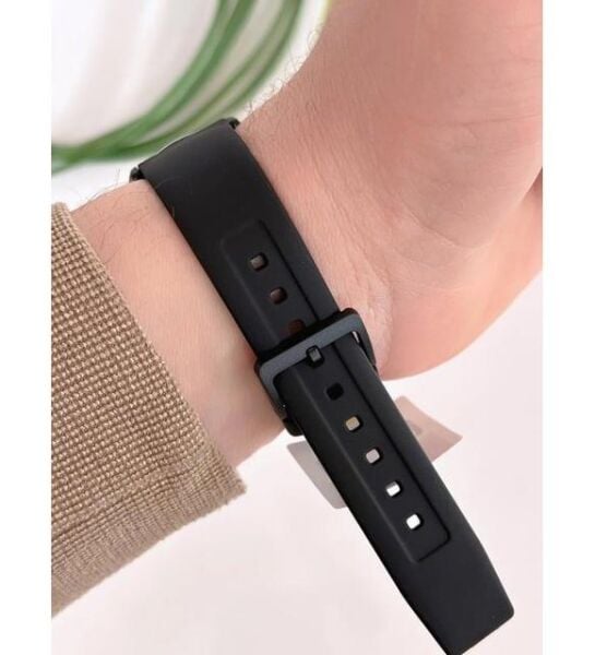 Q&Q V00A-002VY Siyah Renkli Silikon 10 Bar Su Geçirmez Genç Kol Saati