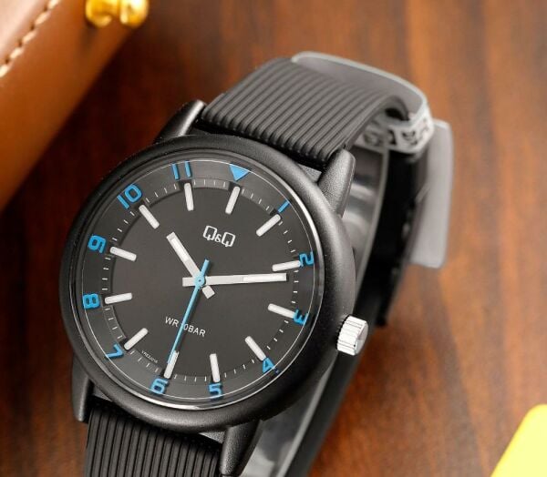 Q&Q VR52J014Y Quartz Spor Genç Kol Saati