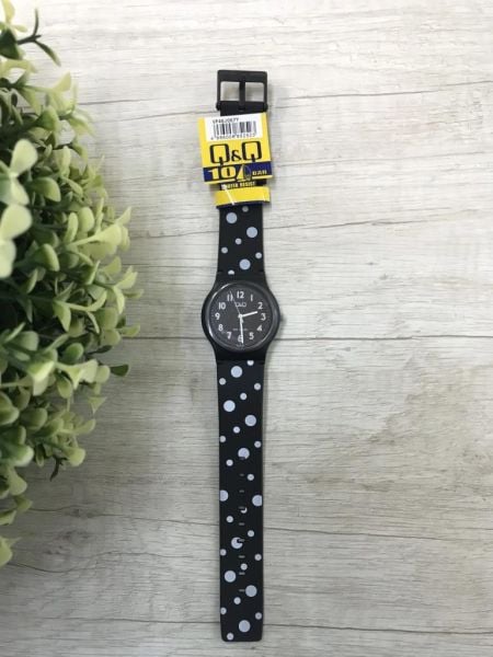 Q&Q VP46J067Y Beyaz Puanlı Çocuk Kol Saati