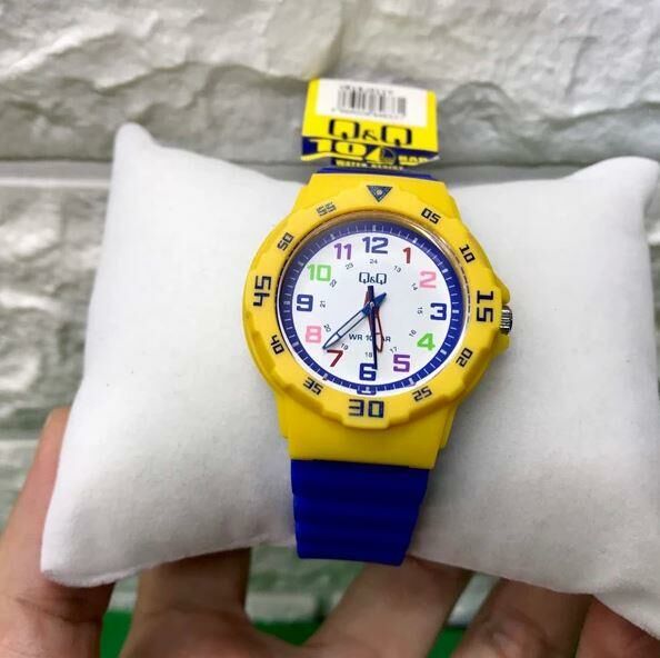 Q&Q VR19J011Y Renkli Rakamlı Çocuk Kol Saati