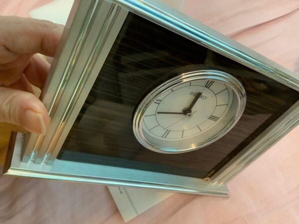 Seiko QHE070B Beep Alarm Alüminyum Kasa Alarmlı Ev Ofis Masa Saati