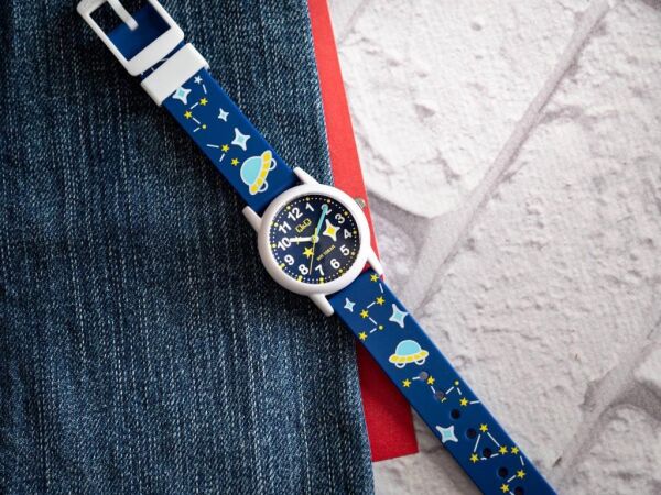 Q&Q V23A-017VY Quartz Uzay Desenli Silikon 10 Atm Su Geçirmez Çocuk Kol Saati