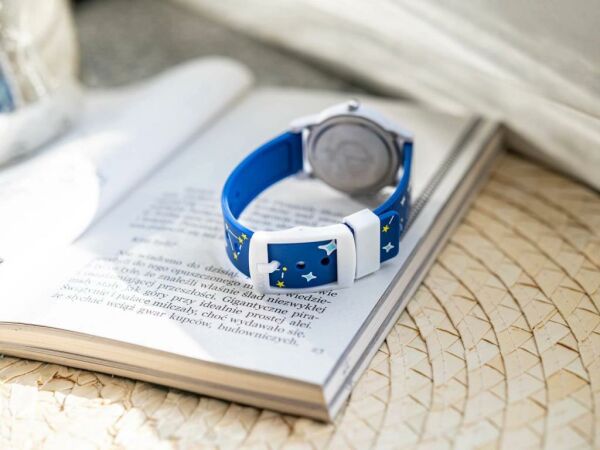 Q&Q V23A-017VY Quartz Uzay Desenli Çocuk Kol Saati