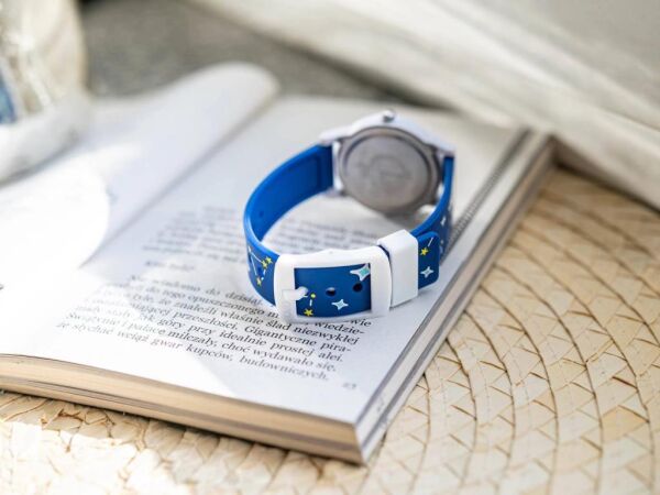 Q&Q V23A-017VY Quartz Uzay Desenli Silikon 10 Atm Su Geçirmez Çocuk Kol Saati