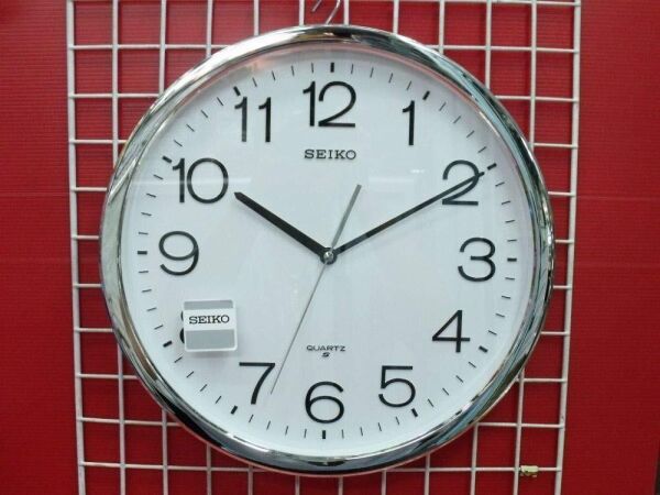 Seiko QXA020S Plastik Kasa Metalik Renkli 36.1 cm Çaplı Modern Dekoratif Quartz Saniye Mekanizmalı Duvar Saati