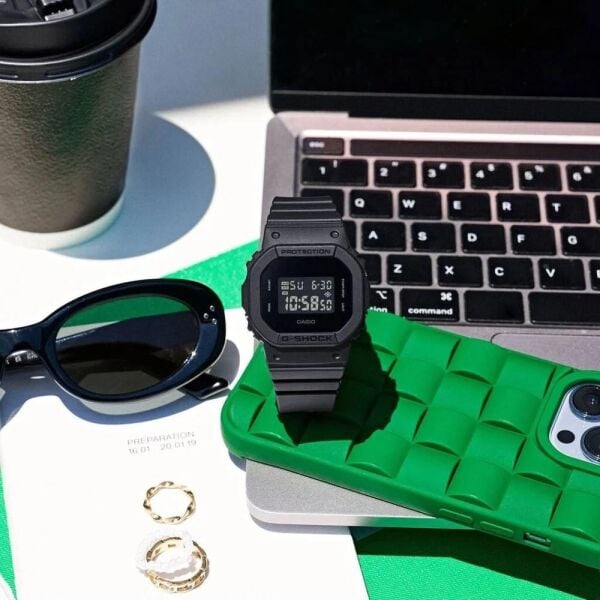 Casio G-Shock GMD-S5610BB-1DR Kadın Kol Saati