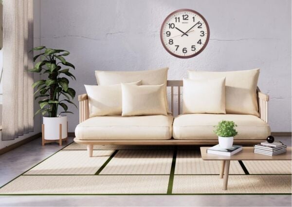 Seiko QXA750B Plastik Kasa Kahverengi Renkli 31 cm Çaplı 3 Boyutlu Rakamlı Sessiz Saniye Mekanizmalı Duvar Saati