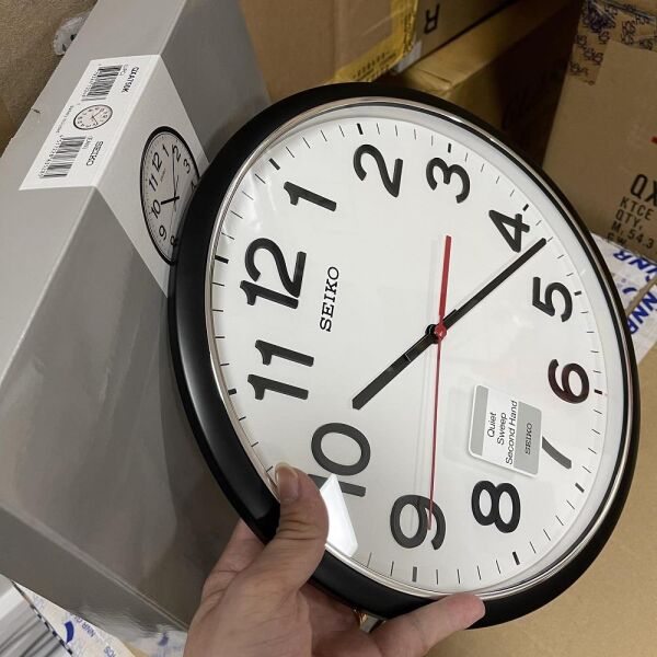 Seiko QXA750K Plastik Kasa Siyah Renkli 35 cm Çaplı 3 Boyut İndeks İbreli Modern Sessiz Saniye Mekanizmalı Duvar Saati
