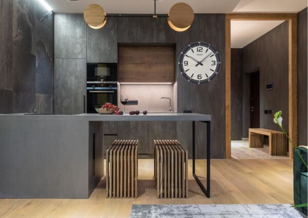 Seiko QXA809J Plastik Kasa Siyah Renkli 35 cm Çaplı Modern Dekoratif Sessiz Saniye Mekanizmalı Duvar Saati