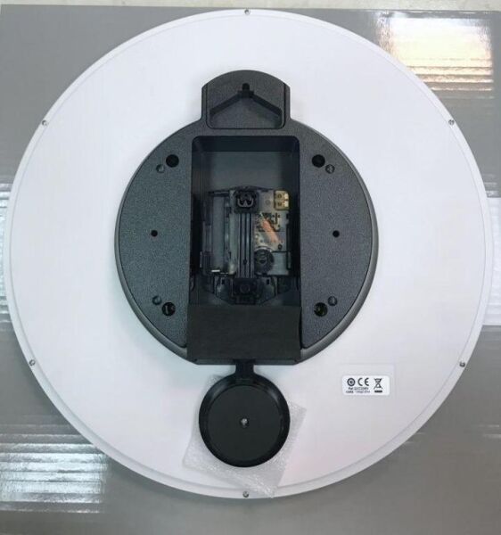 Seiko QXC238N Plastik Kasa Beyaz Renkli 33 cm Çaplı Tavşan Figürlü Sarkaçlı Modern Sessiz Saniye Mekanizmalı Duvar Saati