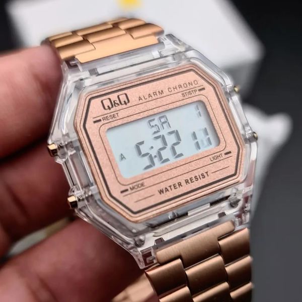 Q&Q M173J034Y Kronometreli Alarmlı Işıklı Kadın Kol Saati