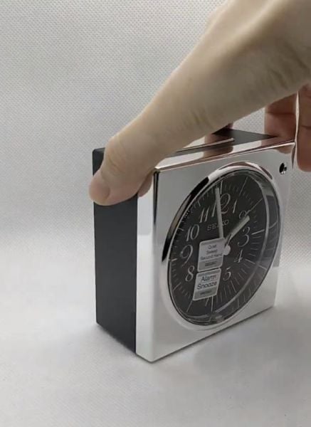 Seiko QHE150A Alarmlı Anakog Masa Saati