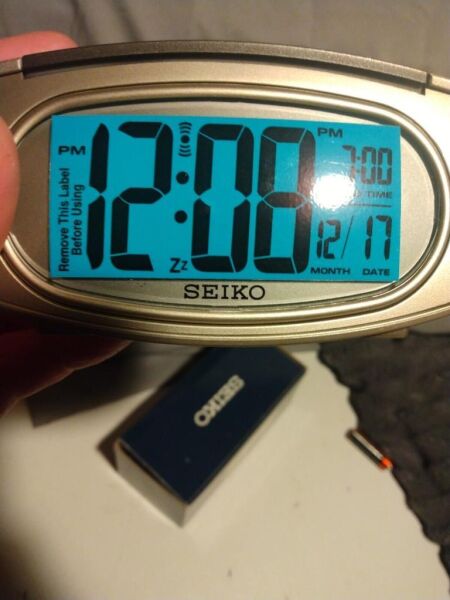 Seiko QHL006G Ertelemeli Beep Alarm Işıklı Kadran Takvimli Masa Saati