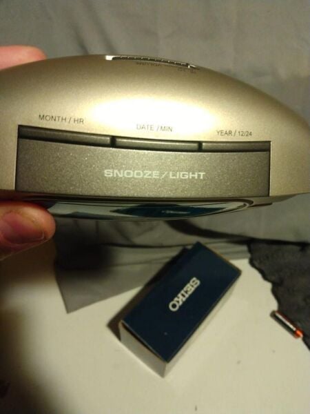 Seiko QHL006G Ertelemeli Beep Alarm Işıklı Kadran Takvimli Masa Saati