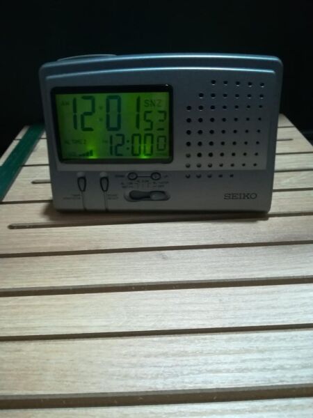 Seiko QHL012S Beep Alarm Işıklı Kadran Takvimli Masa Saati