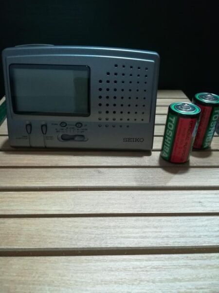 Seiko QHL012S Beep Alarm Işıklı Kadran Takvimli Masa Saati